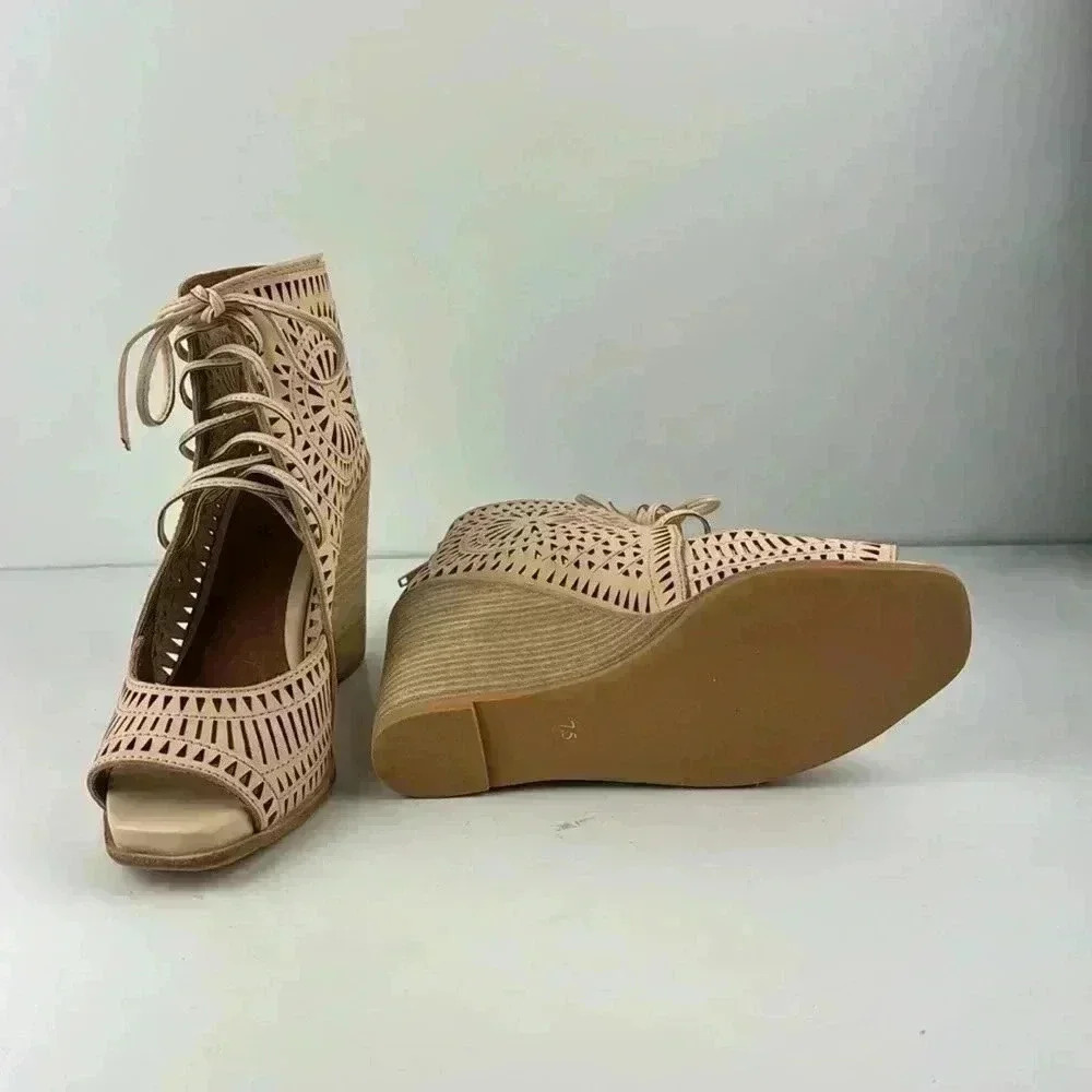JEFFREY CAMPBELL SIZE 7.5 NW Box WEDGE EYELET CUT OUT LEATHER BOHO OPEN TOE - Picture 6 of 11